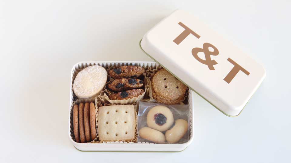 TEA & TREATS 英国ビスケット缶